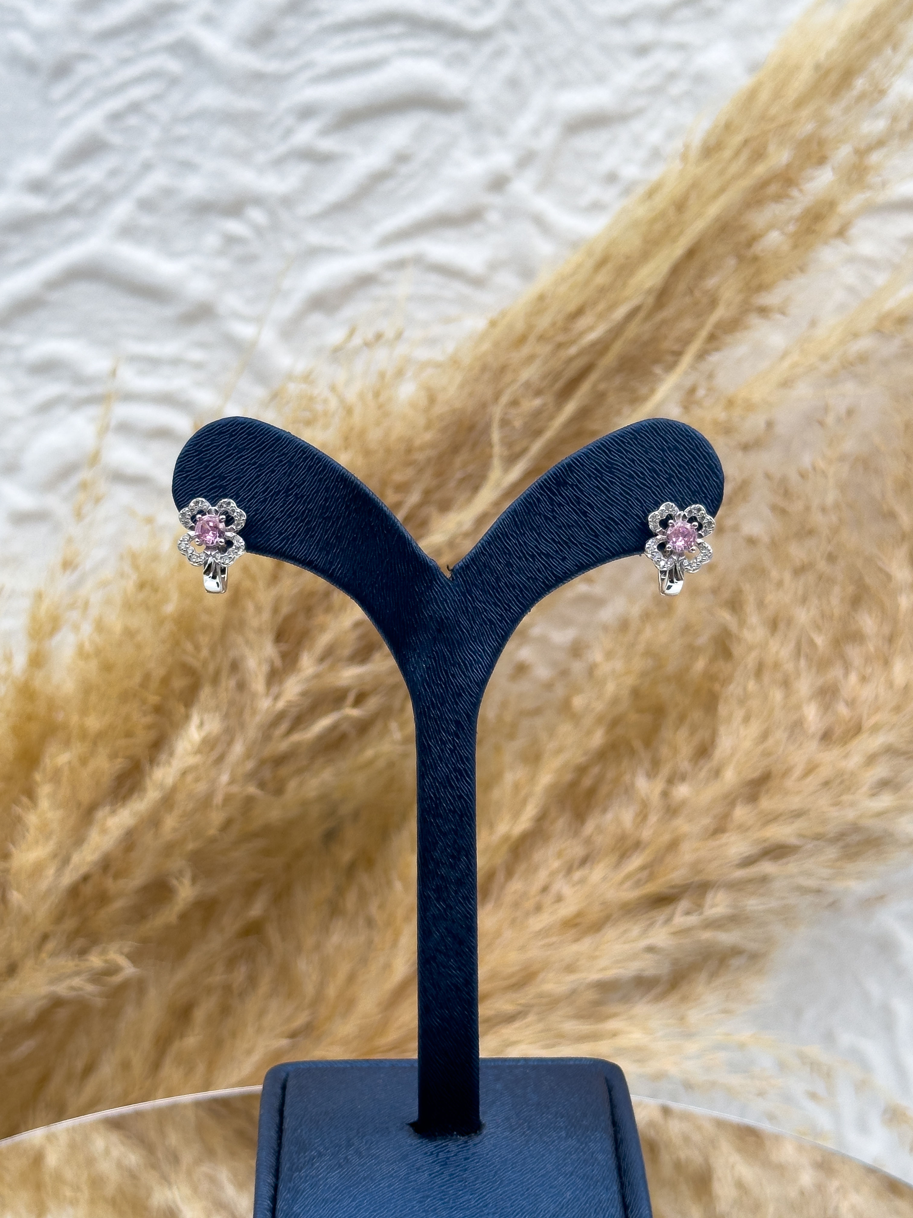 925 Ayar Gümüş Yonca Modeli Pembe Kuvars Taşlı Özel Tasarım Çocuk Küpesi